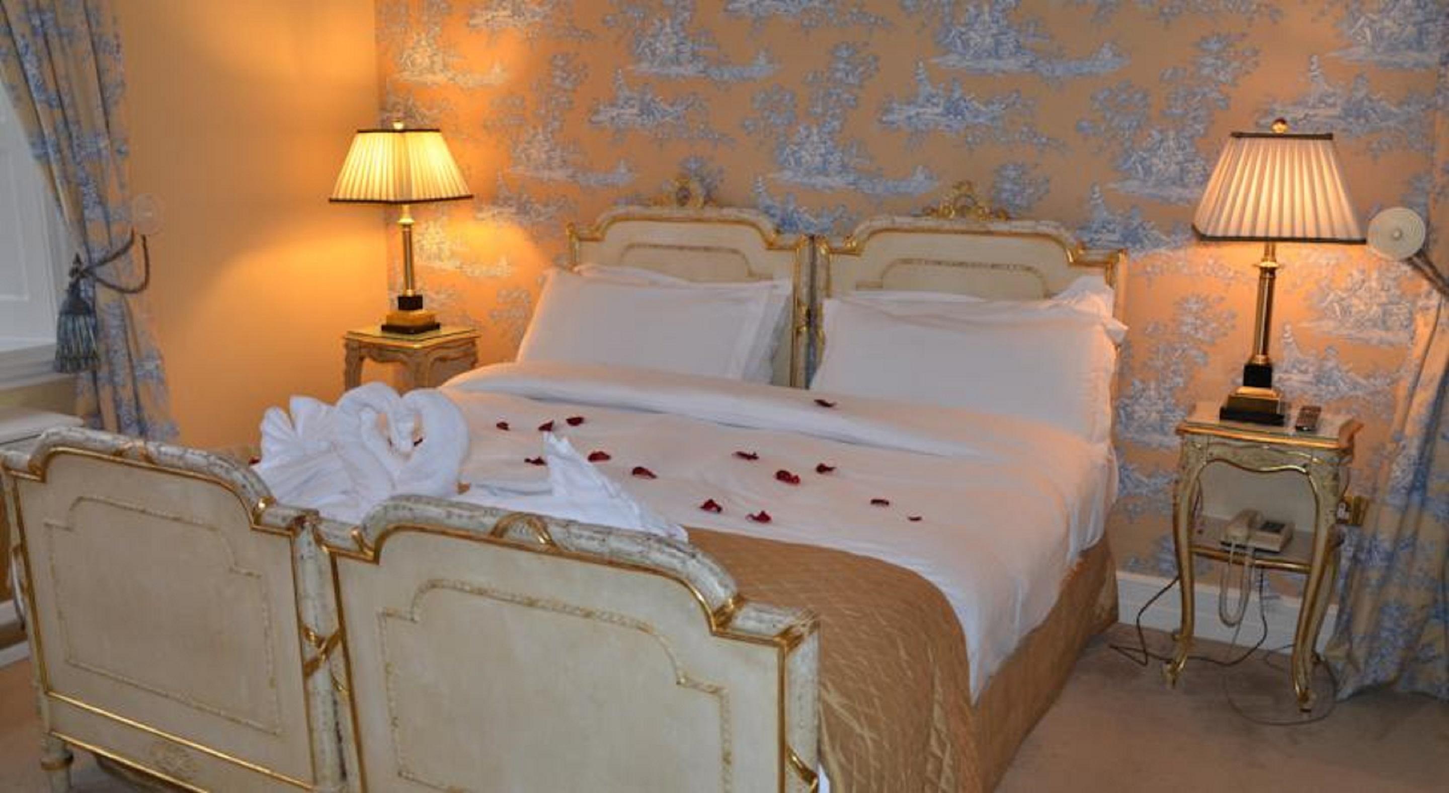 Waterford Castle Hotel & Golf Resort Ballinakill  ภายนอก รูปภาพ
